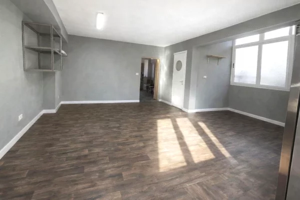 Zyre me qera tek Rruga e Kavajes (ID BZ27101) Tirane