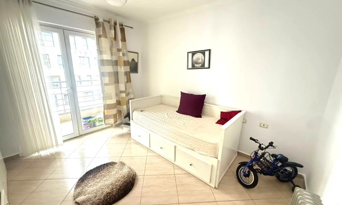 Shtepi me qera Apartament ne Tirane, 2+1, Mobilimi E mobiluar, Pagesa 70,000  Euro.