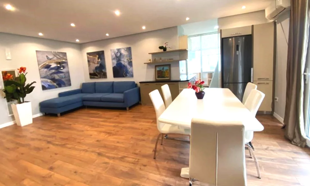 Shtepi me qera Apartament ne Tirane, 2+1, Mobilimi E mobiluar, Pagesa 1,260  Euro.