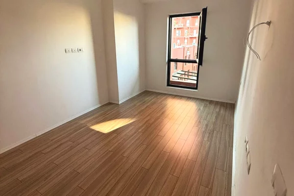 Zyre Me Qera 2+1 Tek Kompleksi Garden Building (ID BZ2660) Tirane