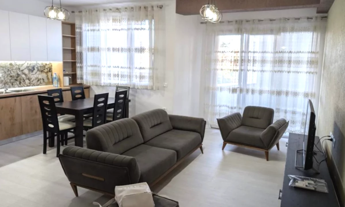 Shtepi me qera Apartament ne Tirane, 2+1, Mobilimi E mobiluar, Pagesa 70,000  Leke.