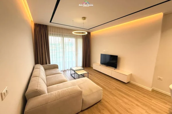 Shtepi me qera 2+1 ne Tirane - 1,660 Euro