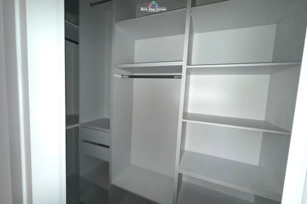 Shtepi me qera Apartament ne Tirane, 2+1, Mobilimi E mobiluar, Pagesa 1,660  Euro.