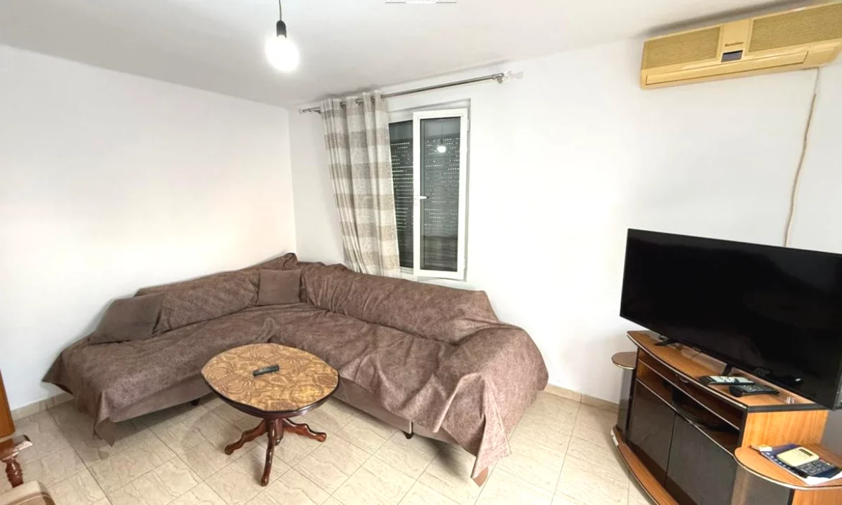 Shtepi me qera Apartament ne Tirane, 1+1, Mobilimi E mobiluar, Pagesa 550  Euro.
