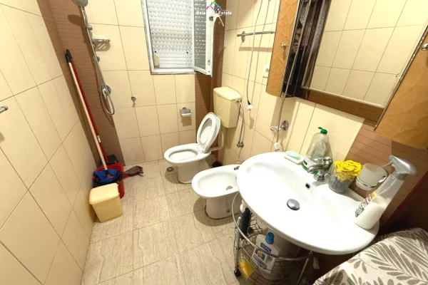 Shtepi me qera Apartament ne Tirane, 1+1, Mobilimi E mobiluar, Pagesa 550  Euro.