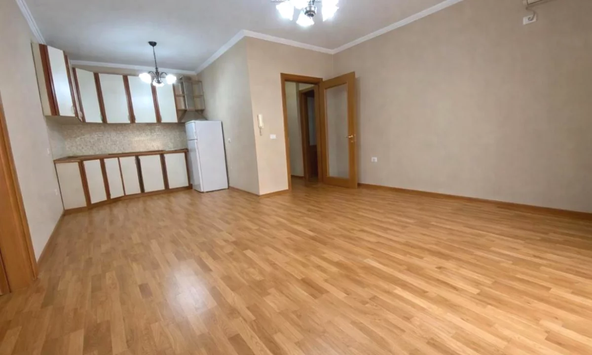 Shtepi me qera Apartament ne Tirane, 1+1, Mobilimi E mobiluar, Pagesa 1,000  Euro.
