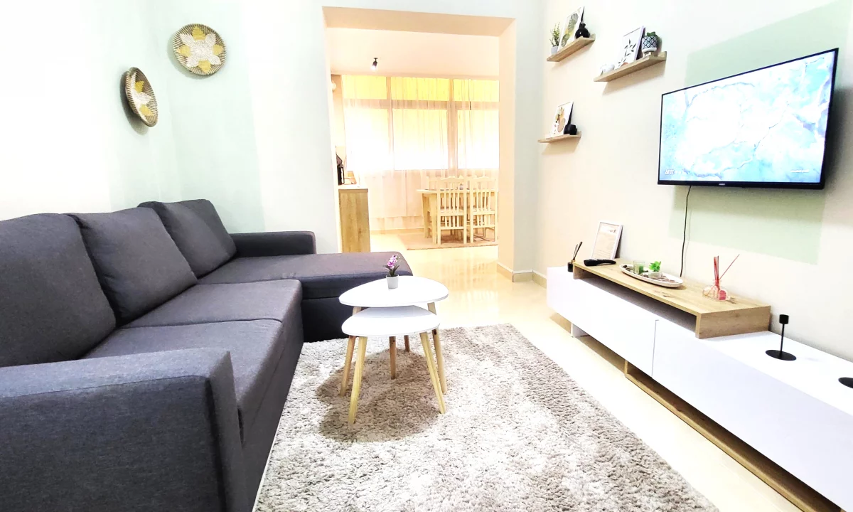 Shtepi me qera Apartament ne Tirane, 1+1, Mobilimi E mobiluar, Pagesa 690  Euro.