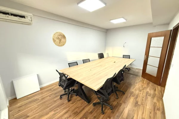 Business Property for Rent 3+1 in Tirana - 1,660 Euro