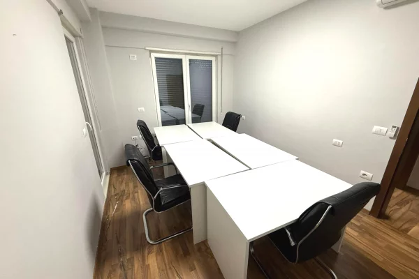 Business Property for Rent 3+1 in Tirana - 1,660 Euro