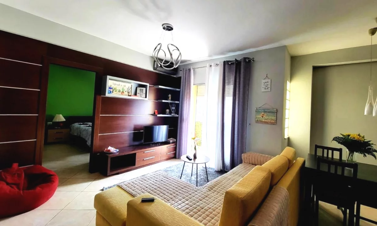 Shtepi me qera Apartament ne Tirane, 1+1, Mobilimi E mobiluar, Pagesa 500  Euro.