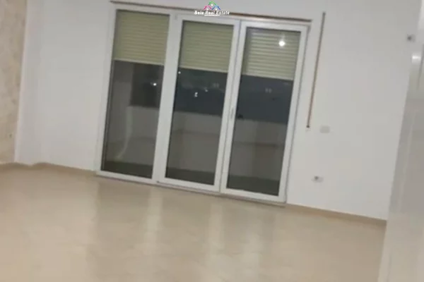 Business Property for Rent 3+1 in Tirana - 500 Euro