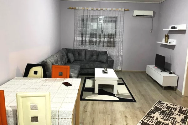 Shtepi me qera 2+1 ne Tirane - 520 Euro