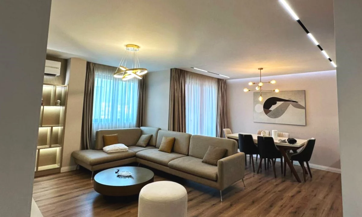 Shtepi me qera Apartament ne Tirane, 3+1, Mobilimi E mobiluar, Pagesa 1,050  Euro.