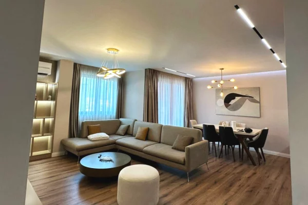 Shtepi me qera 3+1 ne Tirane - 1,050 Euro