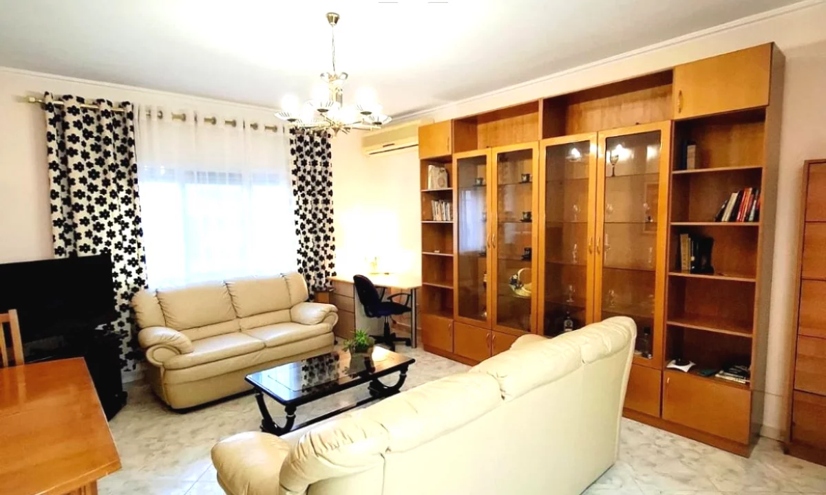 Shtepi me qera Apartament ne Tirane, 1+1, Mobilimi E mobiluar, Pagesa 55,000  Leke.