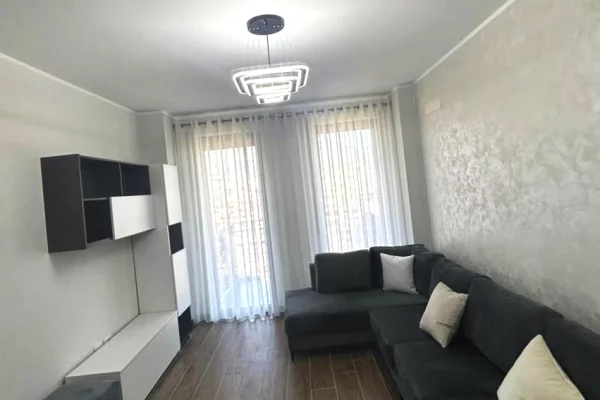 Shtepi me qera 1+1 ne Tirane - 50,000 Leke