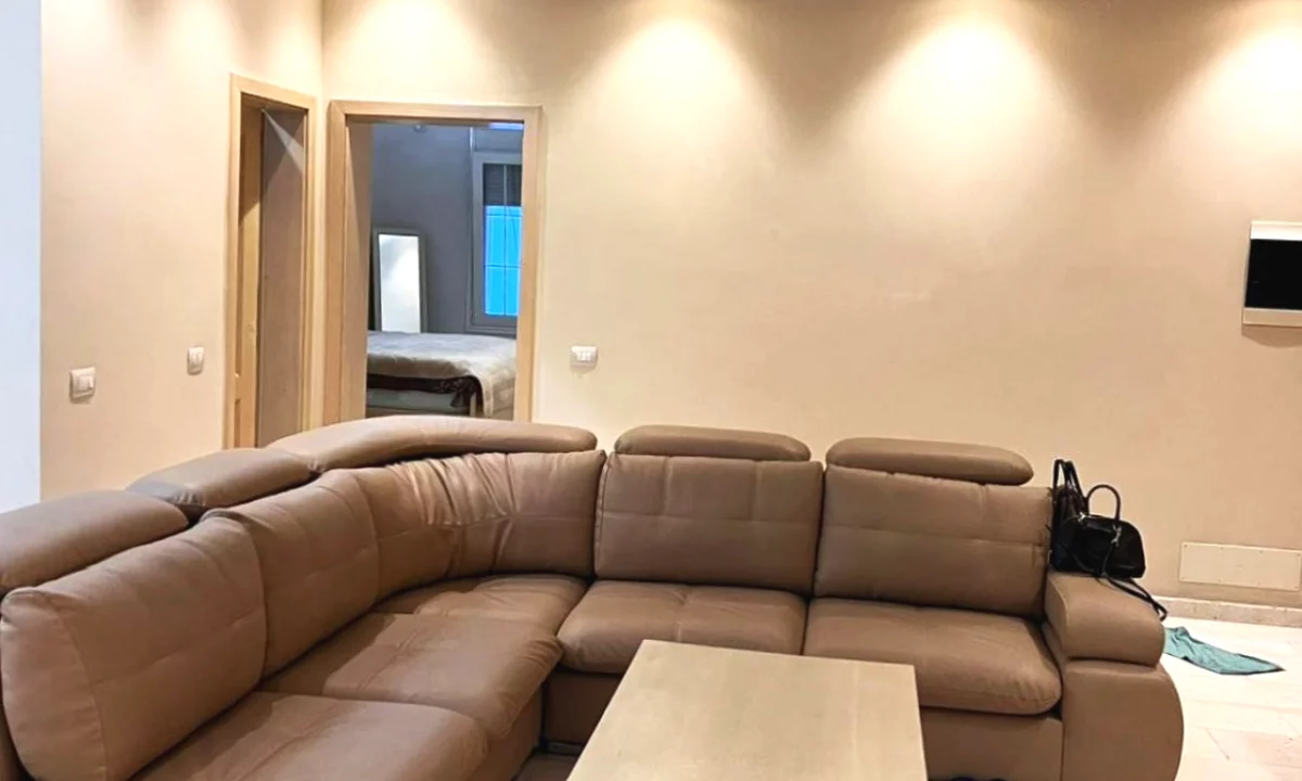 Shtepi me qera Apartament ne Tirane, 1+1, Mobilimi E mobiluar, Pagesa 800  Euro.