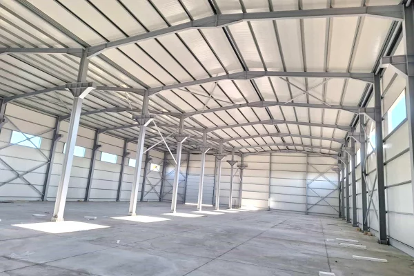 Ambient biznesi me qera 4+1 ne Durres - 4,500 Euro