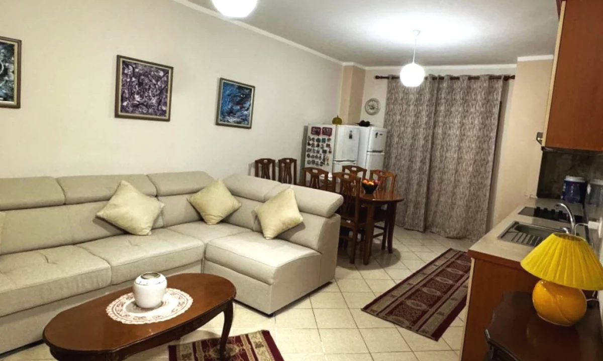 Shtepi me qera Apartament ne Tirane, 2+1, Mobilimi E mobiluar, Pagesa 65,000  Leke.