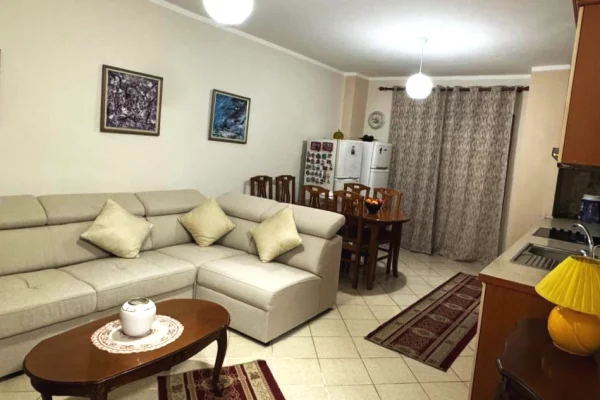 Shtepi me qera 2+1 ne Tirane - 65,000 Leke