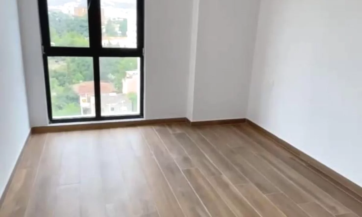 Zyre Me Qera 2+1 tek Kompleksi Arlis, Farmacia 10 (ID BZ2507) Tirane.