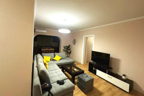 Apartament Me Qera 2+1 Tek ish Fusha e Aviacionit ( ID B221398) Tirane