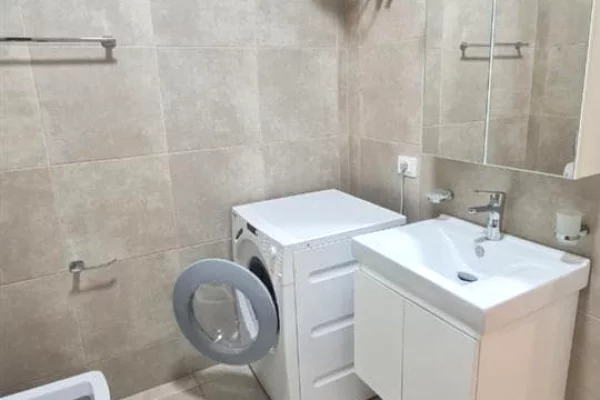 Shtepi me qera Apartament ne Tirane, 2+1, Mobilimi E mobiluar, Pagesa 830  Euro.