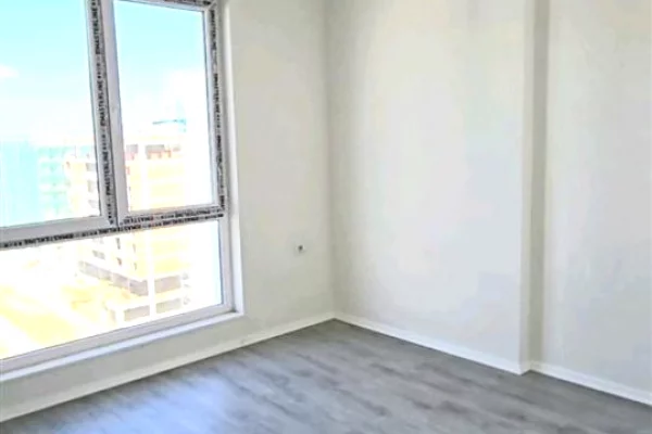 Ambient biznesi me qera 3+1 ne Tirane - 50,000 Leke