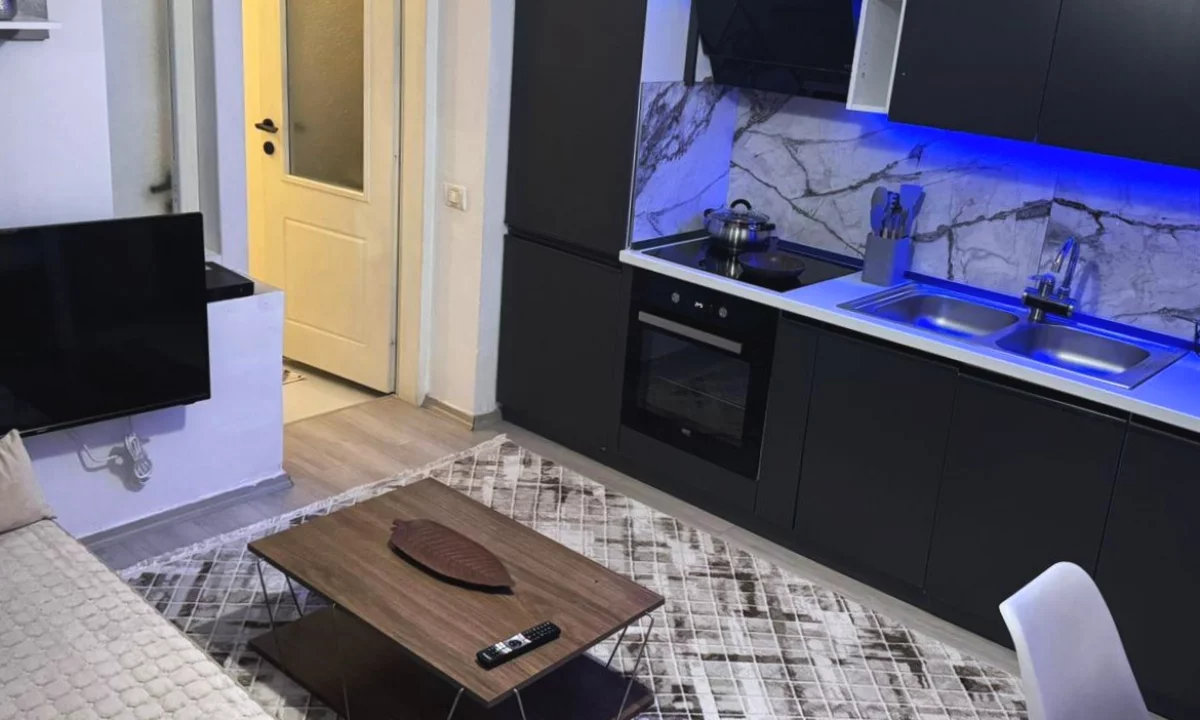 Shtepi me qera Apartament ne Tirane, 1+1, Mobilimi E mobiluar, Pagesa 50,000  Leke.