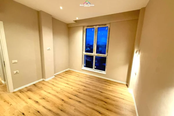 Ambient biznesi me qera 3+1 ne Tirane - 700 Leke