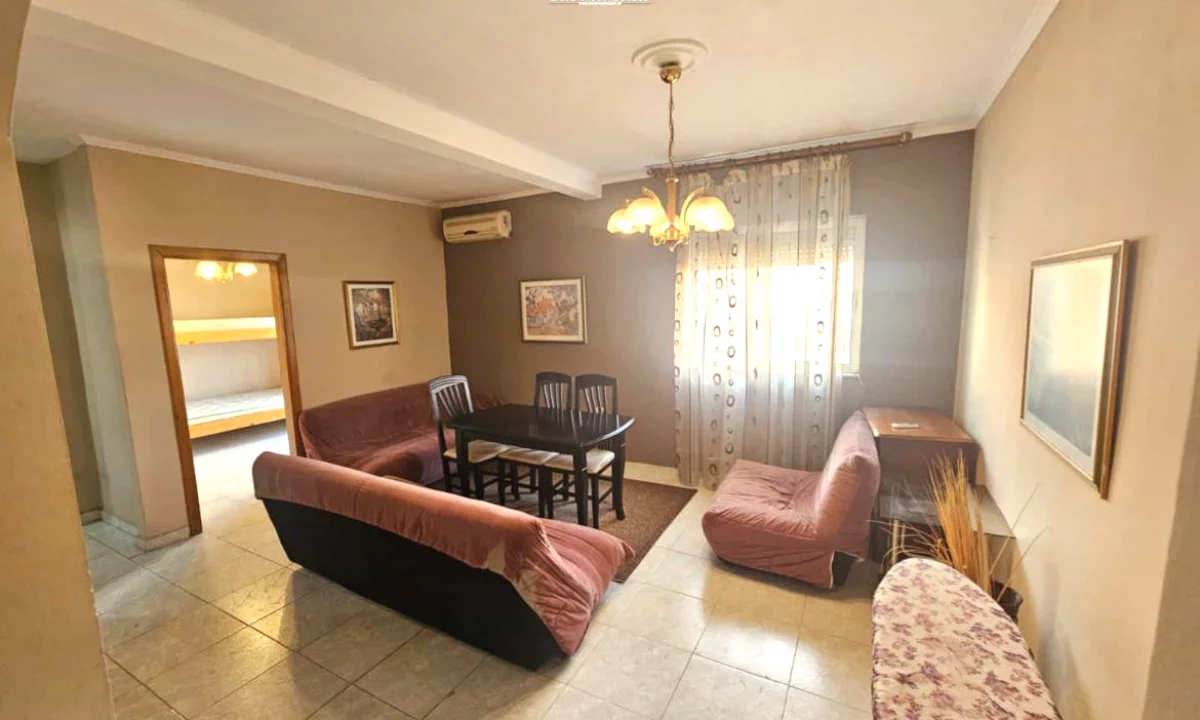 Shtepi ne shitje Apartament ne Tirane, 2+1, Mobilimi E mobiluar, Pagesa 177,000  Euro.