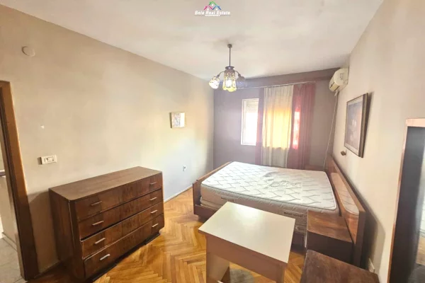 Shtepi ne shitje Apartament ne Tirane, 2+1, Mobilimi E mobiluar, Pagesa 177,000  Euro.