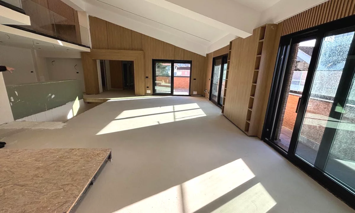 Luxury villas for rent in Tirana 3+1, Emty