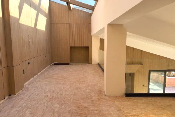 Luxury villas for rent in Tirana 3+1, Emty