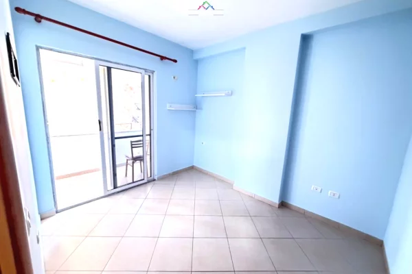 Appartamento in affitto a Tirana 2+1, Vuoto