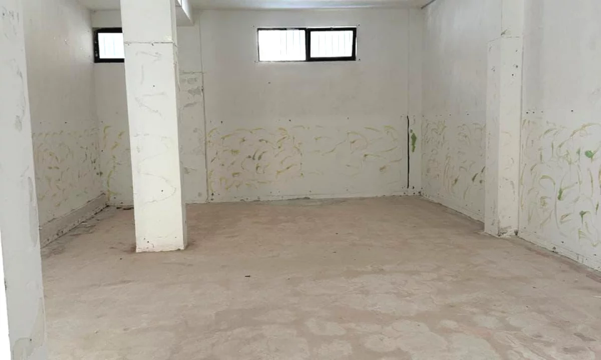 Dyqan Me Qera Tek 21 Dhjetori ( ID BD21796) Tirane