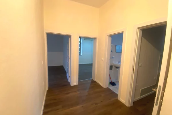 Business Property for Rent 3+1 in Tirana - 1,200 Euro