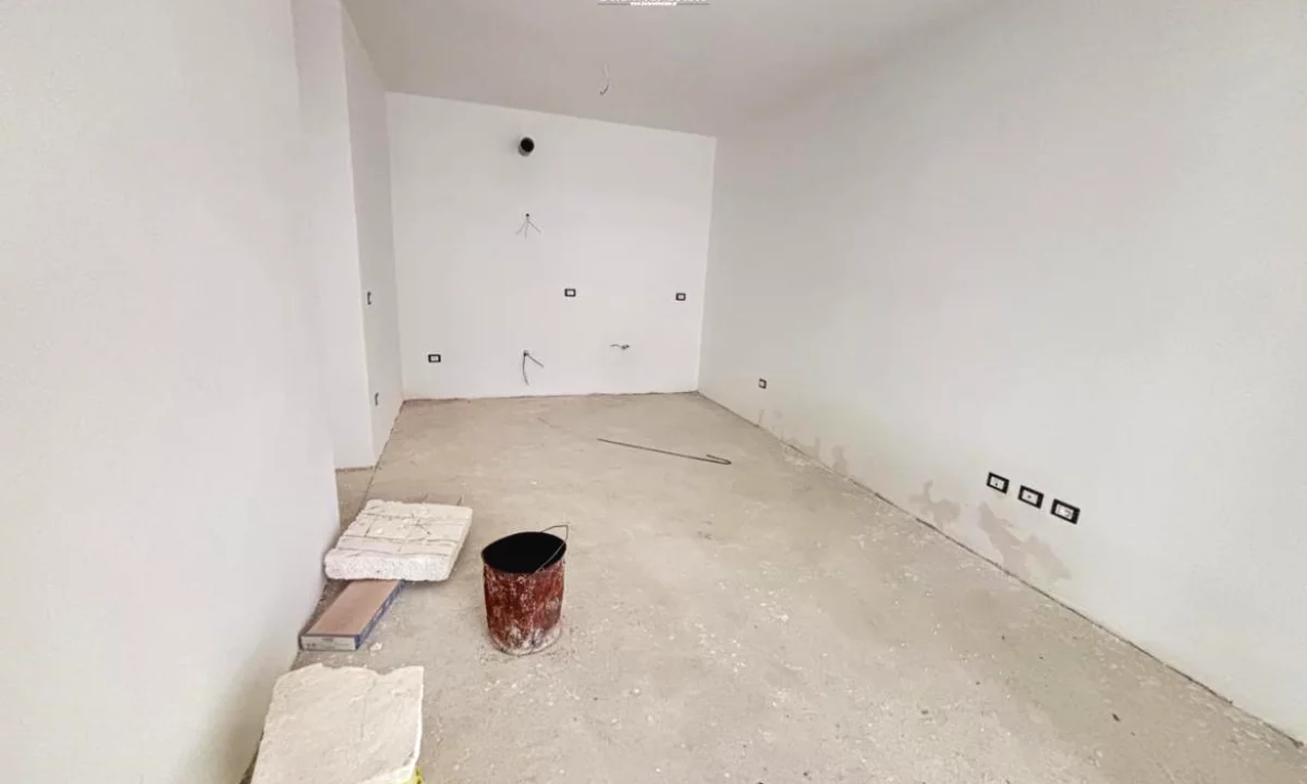 Shtepi ne shitje Apartament ne Tirane, 2+1, Mobilimi Bosh, pa mobiluar, Pagesa 124,850  Euro.