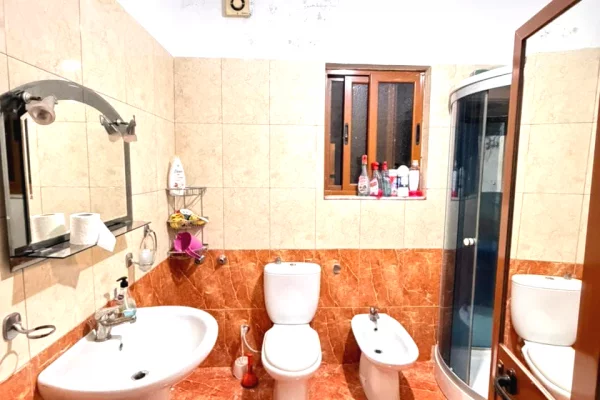 Casa privata/Indipendente in affitto a Tirana 2+1, Arredato