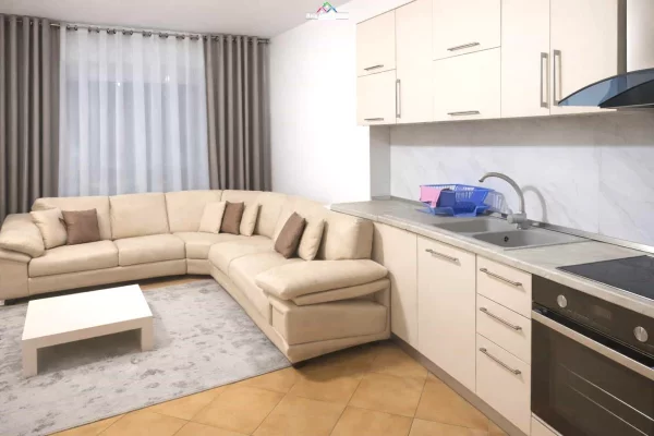 Shtepi me qera 2+1 ne Tirane - 70,000 Leke