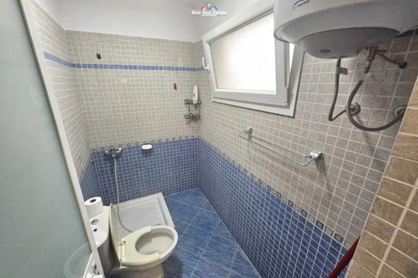 Shtepi me qera Shtepi Private ne Tirane, 7+1, Mobilimi Bosh, pa mobiluar, Pagesa 2,500  Euro.