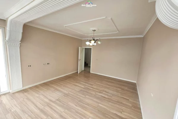 Shtepi me qera Shtepi Private ne Tirane, 7+1, Mobilimi Bosh, pa mobiluar, Pagesa 2,500  Euro.