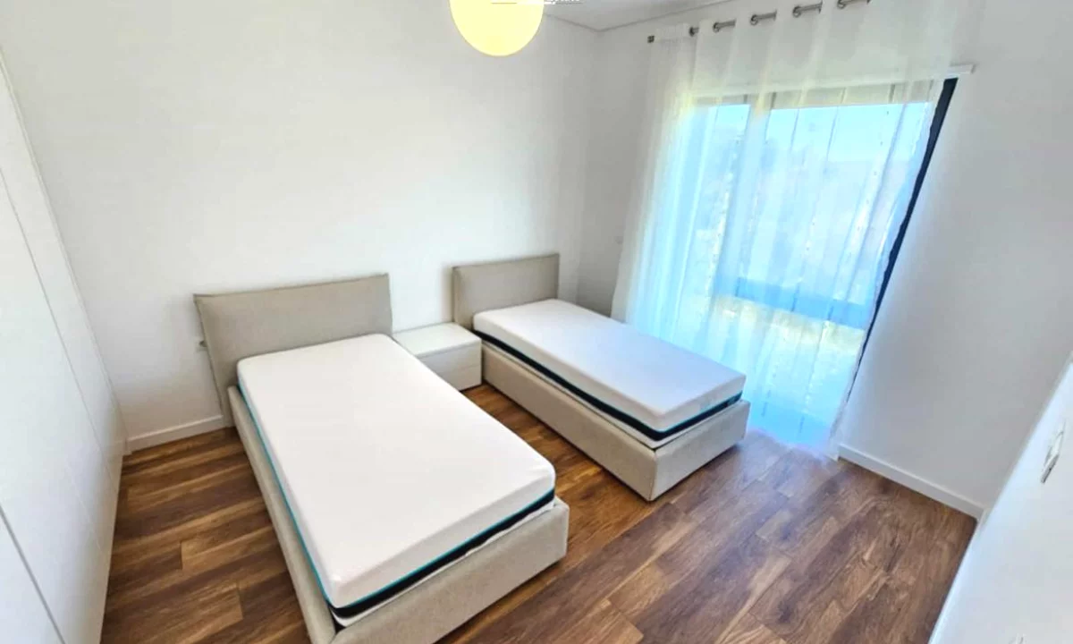 Shtepi me qera Apartament ne Tirane, 4+1, Mobilimi E mobiluar, Pagesa 3,400  Euro.