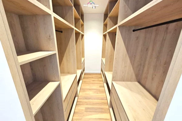 Shtepi me qera Apartament ne Tirane, 4+1, Mobilimi E mobiluar, Pagesa 3,400  Euro.