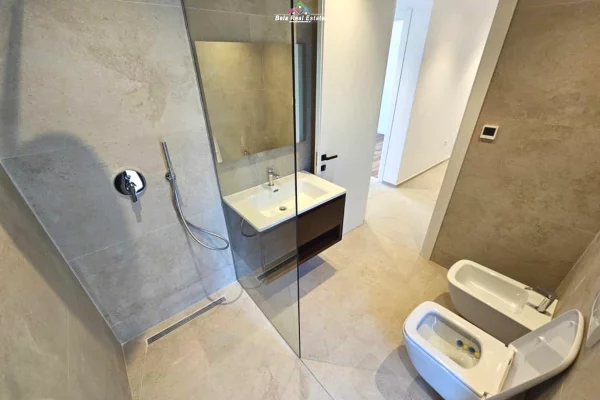 Shtepi me qera Vila Luksoze ne Tirane, 5+1, Mobilimi E mobiluar, Pagesa 3,400  Euro.