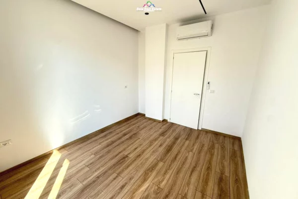 Zyre Me Qera 2+1 Tek Komuna e Parisit (ID BZ2824) Tirane