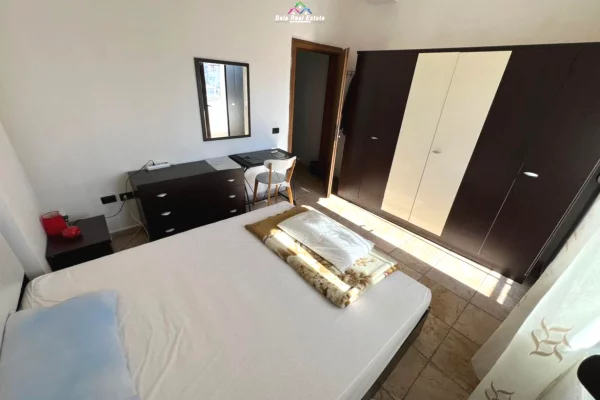 Shtepi me qera Apartament ne Tirane, 3+1, Mobilimi E mobiluar, Pagesa 730  Euro.