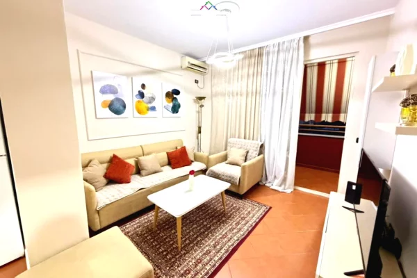 Shtepi me qera 2+1 ne Tirane - 80,000 Leke