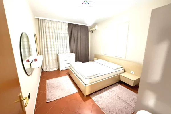 Appartamento in affitto a Tirana 2+1, Arredato