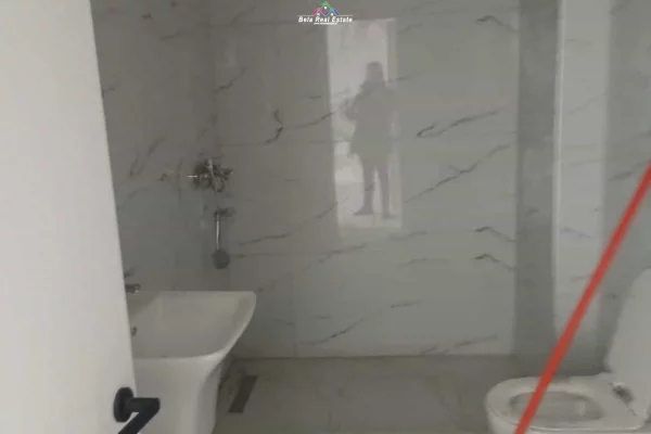 Appartamento in affitto a Tirana 1+1, Vuoto